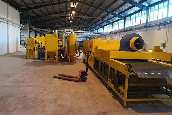 Longhui Machinery - профессиональная компания, занимающаяся исследованиями и разработками оборудования для тормозных колодок, производством, продажей и автоматизацией.